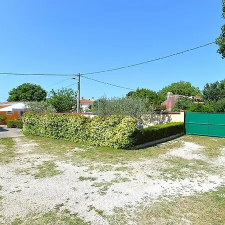 Mit Privatpool Fuer 4 Personen Ca 30 Qm In Pula, Istrien Istrische Riviera