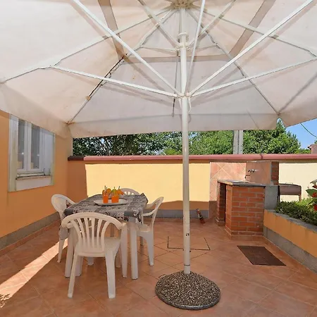 Holiday home Mit Privatpool Fuer 4 Personen Ca 30 Qm In Pula, Istrien Istrische Riviera