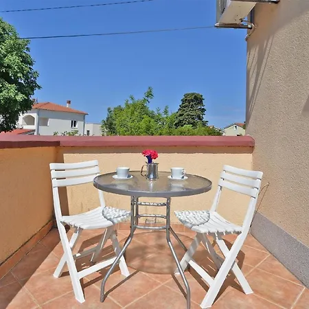 Mit Privatpool Fuer 4 Personen Ca 30 Qm In Pula, Istrien Istrische Riviera *