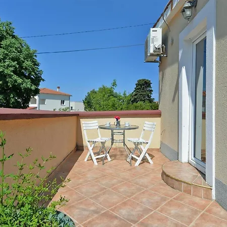 Mit Privatpool Fuer 4 Personen Ca 30 Qm In Pula, Istrien Istrische Riviera Holiday home