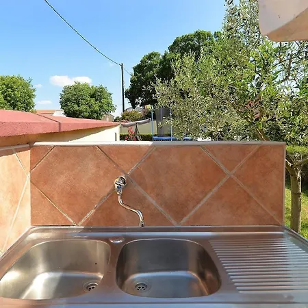 Mit Privatpool Fuer 4 Personen Ca 30 Qm In Pula, Istrien Istrische Riviera *