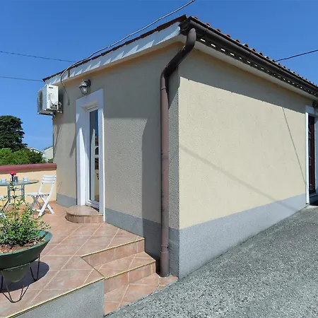 Mit Privatpool Fuer 4 Personen Ca 30 Qm In Pula, Istrien Istrische Riviera Vikendica Pula